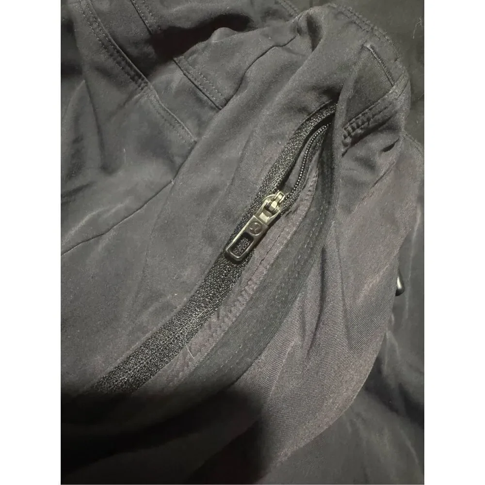 Lululemon men’s black lined joggers pants L